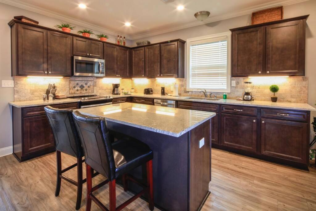 Luxury 2 Bedroom Townhouse #3 레이크 찰스 외부 사진